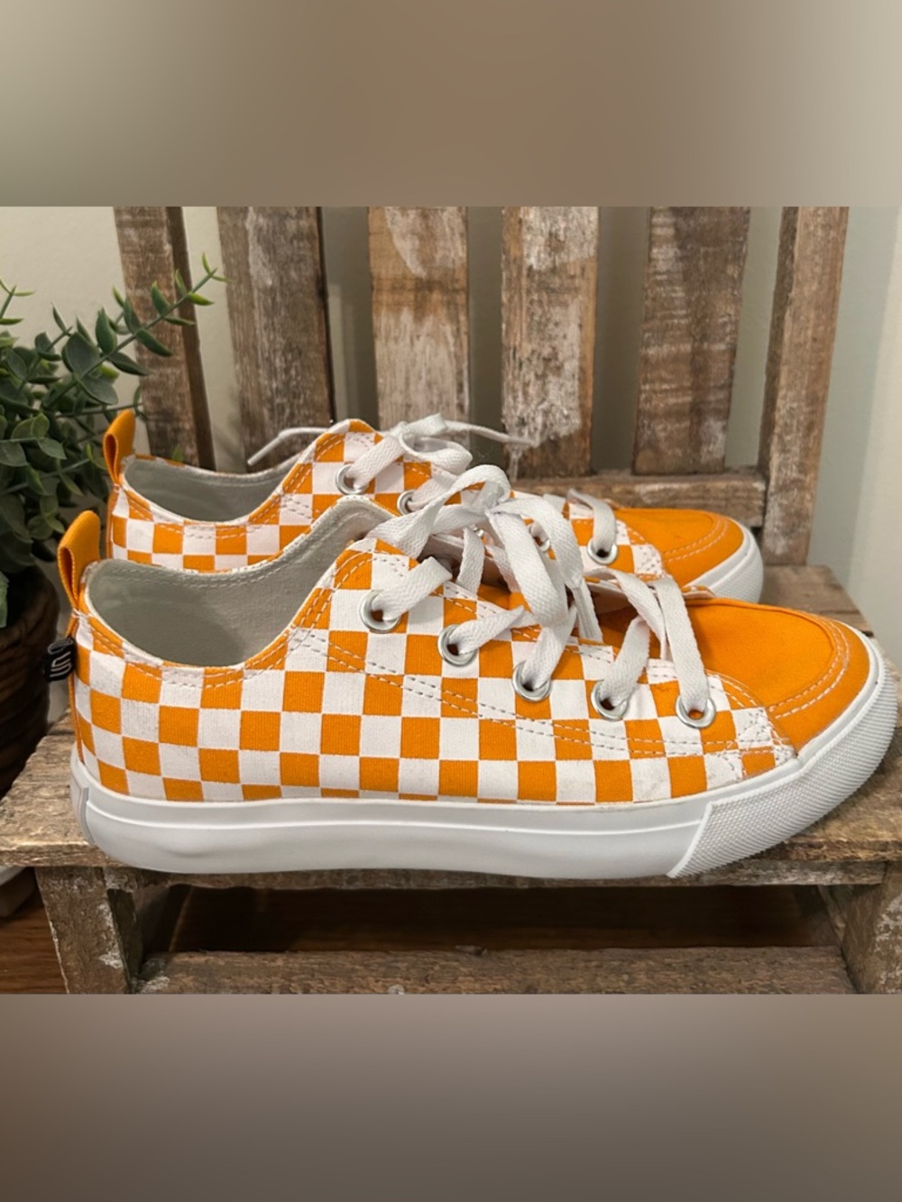 Skicks Orange & White Checker Sneakers University Tennessee Volunteers WOMENS 6